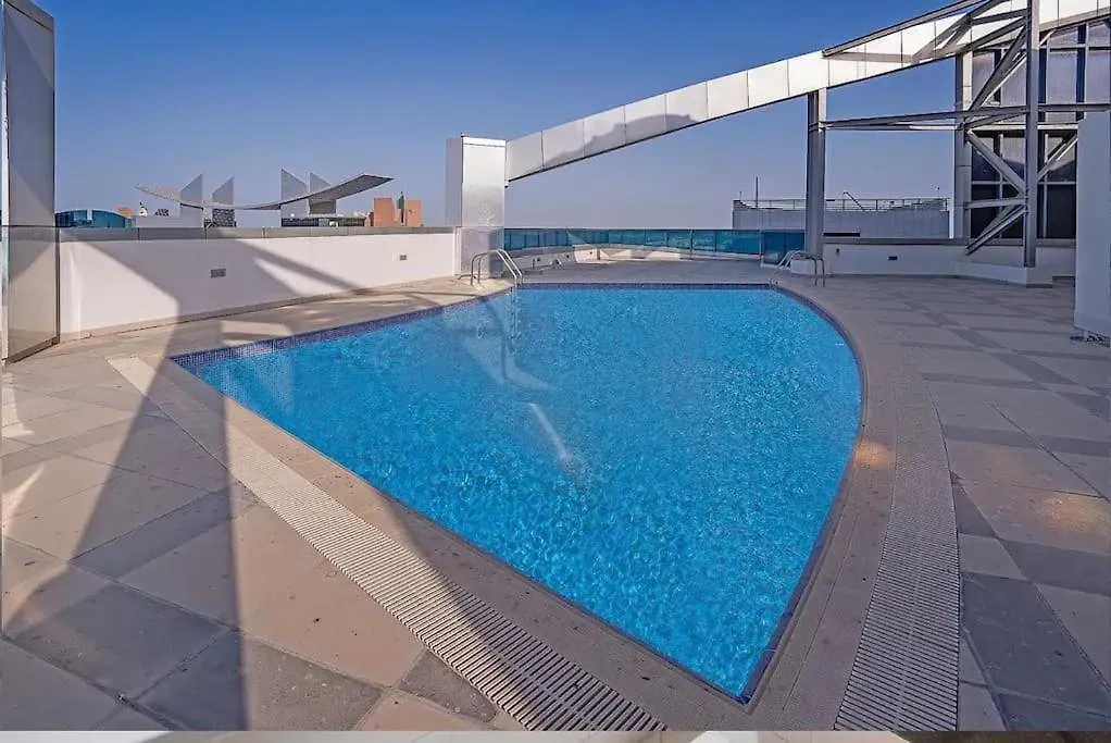 אבו דאבי Huge 3 Bedroom Apartment Beach Front